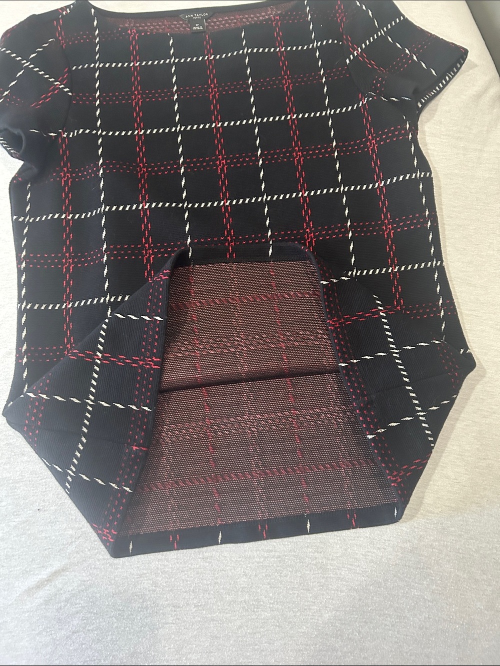 Ann Taylor Black Plaid Short Sleeve Knit Top with Red and White Grid Sz SP - Picture 5 of 6